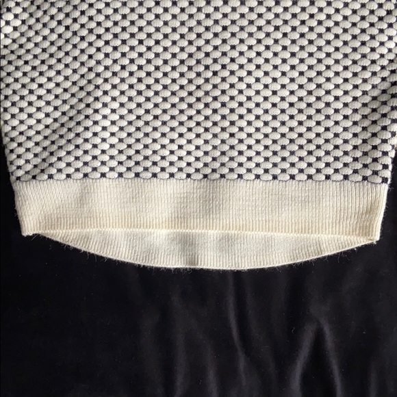 ❤️🆕NWOT TEXTURED KNIT SWEATER❤️ - Picture 4 of 13